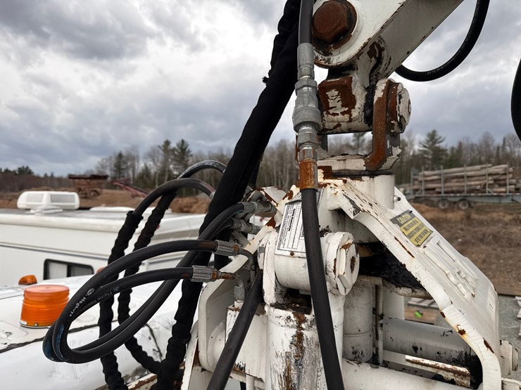 2010-massey-ferguson-8-image-71