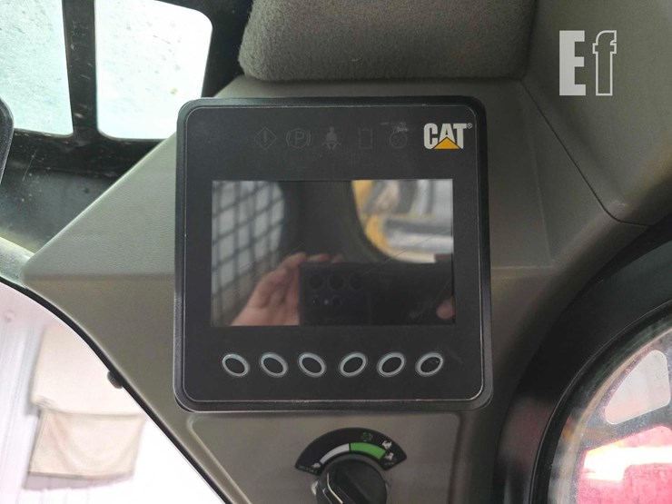 2021-caterpillar-289d3-image-21