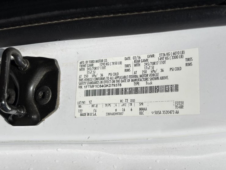 2016-ford-f150-image-18