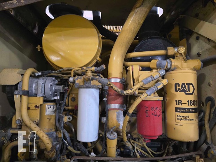 2004-caterpillar-120h-image-21
