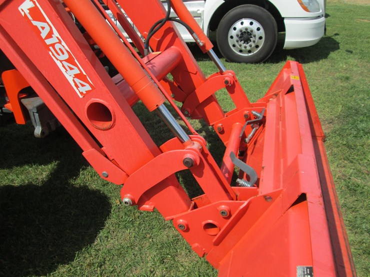 2022-kubota-m6s-111-image-25