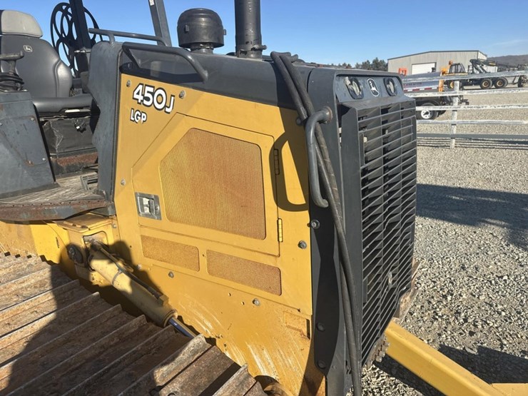 2014-deere-450j-image-18