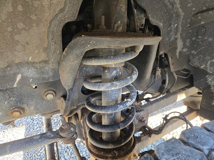 2017-massey-ferguson-8-image-36