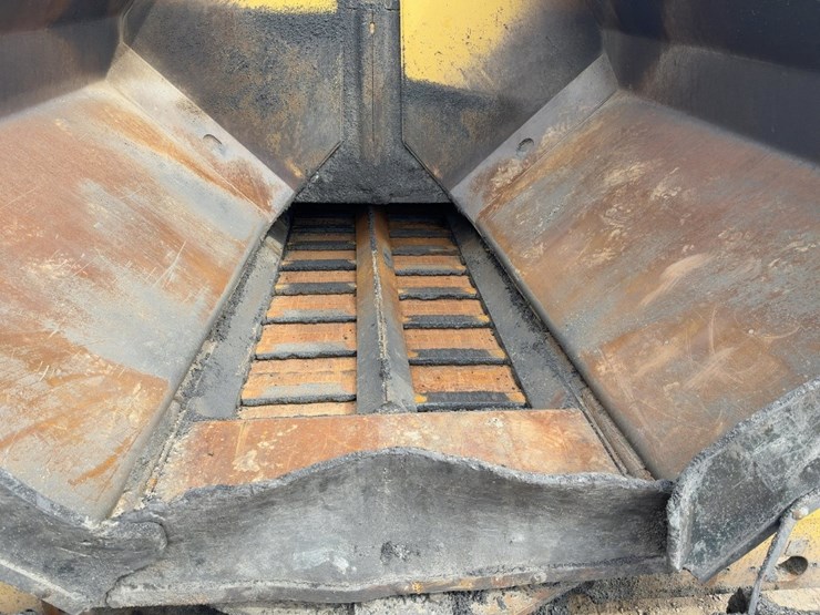 2010-caterpillar-ap-555e-image-9