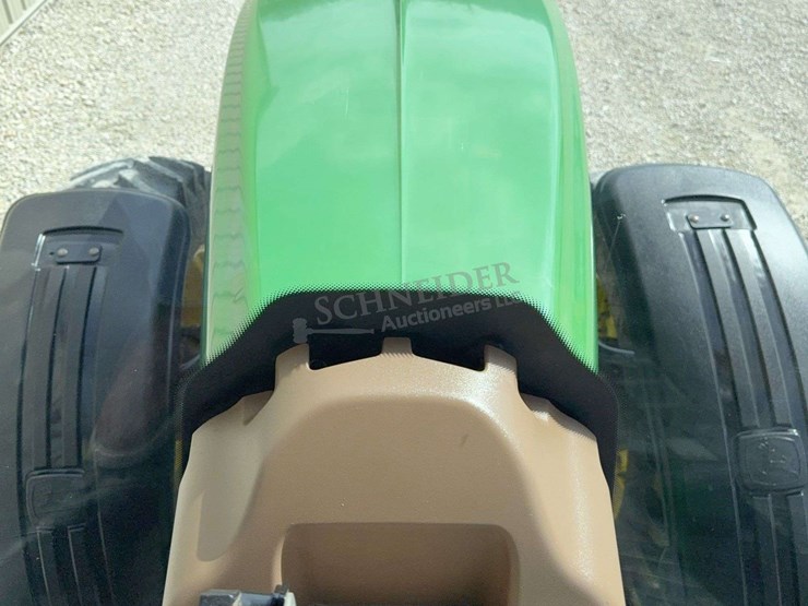 john-deere-200-image-90