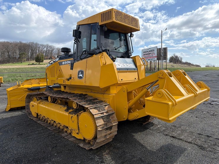 2019-deere-850k-lt-image-6