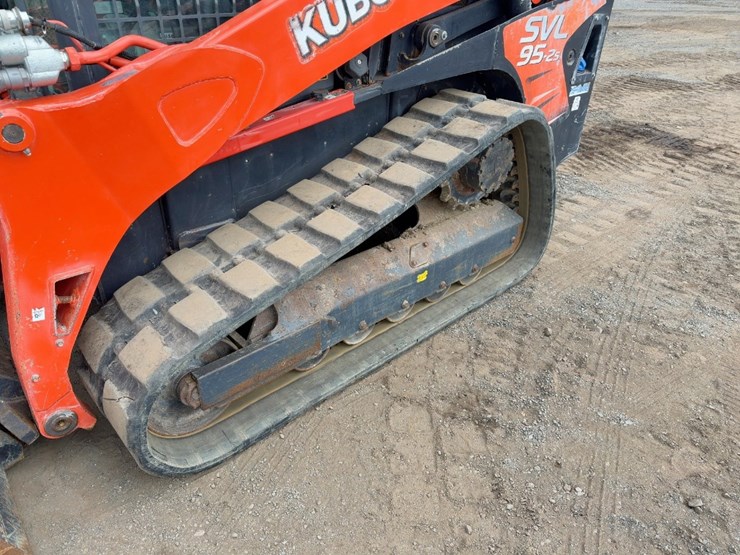 2020-kubota-svl95-2s-image-17