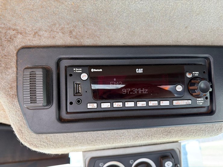 2021-caterpillar-966m-image-24