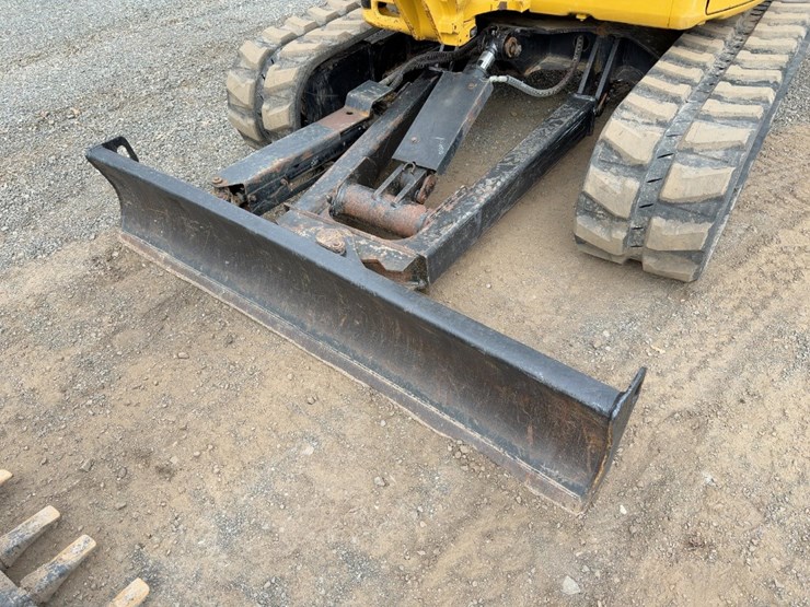 2017-caterpillar-305e2-cr-image-16