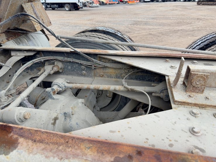 2000-sterling-lt8500-image-22