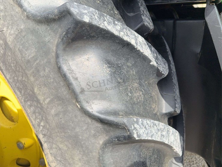 john-deere-200-image-33