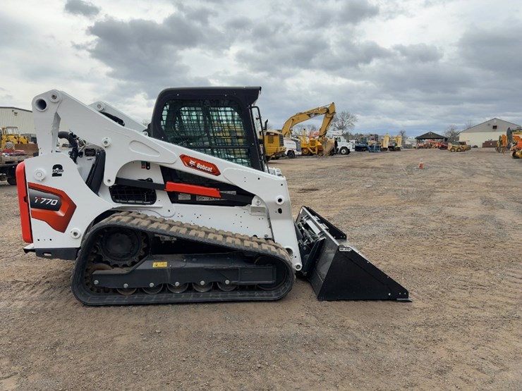 2024-bobcat-t770-image-6