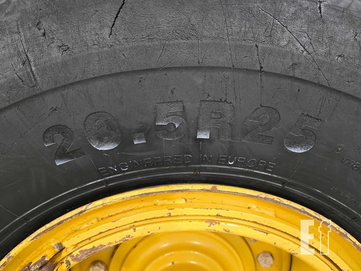 2014-caterpillar-938k-image-29