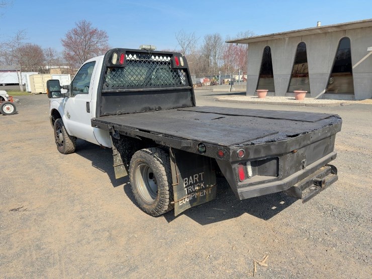 2015-ford-f350-xl-image-3