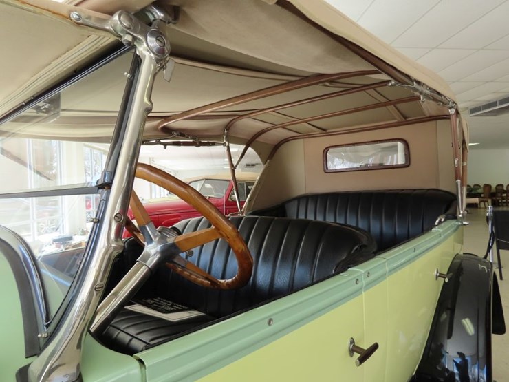 1924-mclaughlin-standard-six-touring-image-18