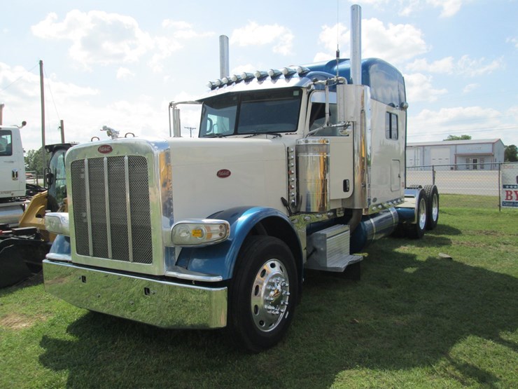 2008-peterbilt-389-image-1