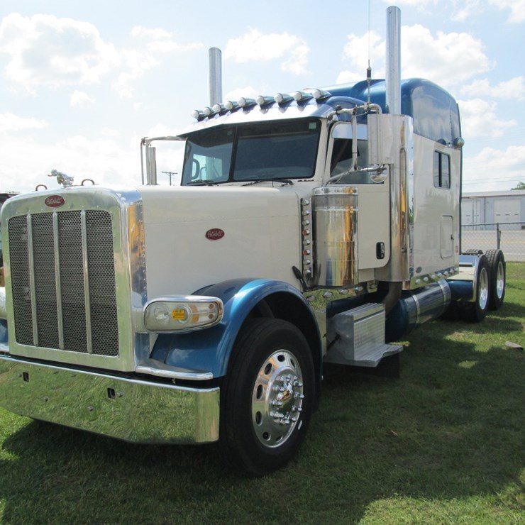 2008 PETERBILT 389