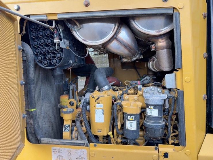 2016-caterpillar-d6k2-xl-image-30