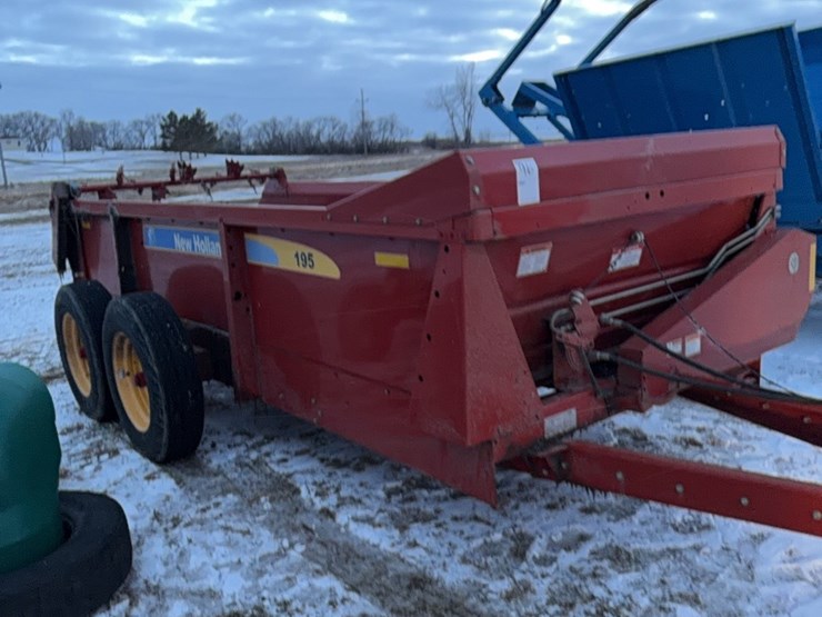 new-holland-195-image-3