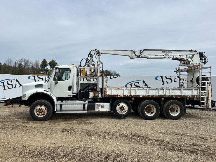 2010-massey-ferguson-8-image-2