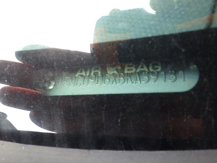 2011-ford-escape-image-15