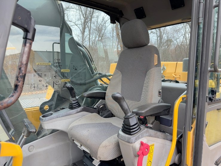 2013-volvo-ec300dl-image-35