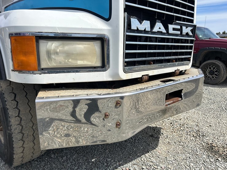 1999-mack-cl713-image-34