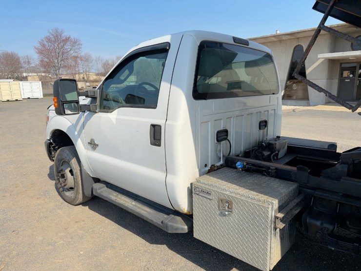 2015-ford-f350-xl-image-13