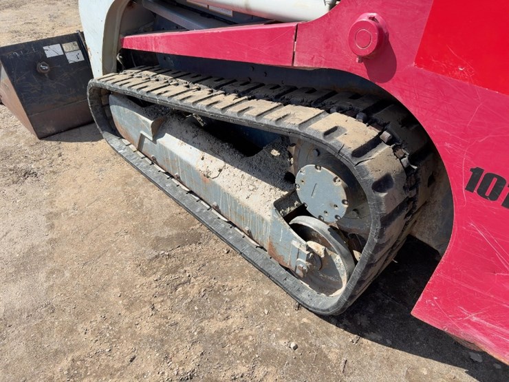 2013-takeuchi-tl230-image-14