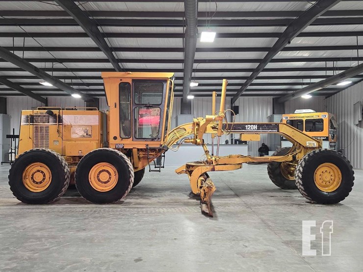 1995-caterpillar-120h-image-6