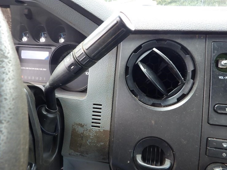 2011-ford-f550-image-28