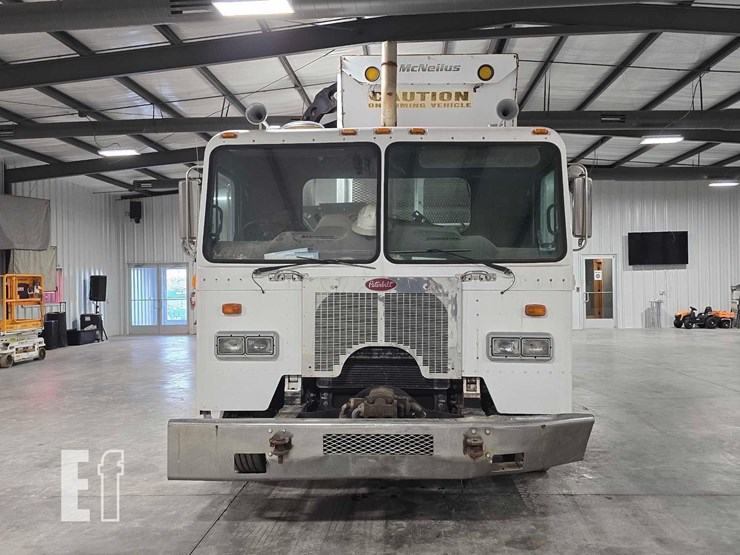 2008-peterbilt-320-image-7