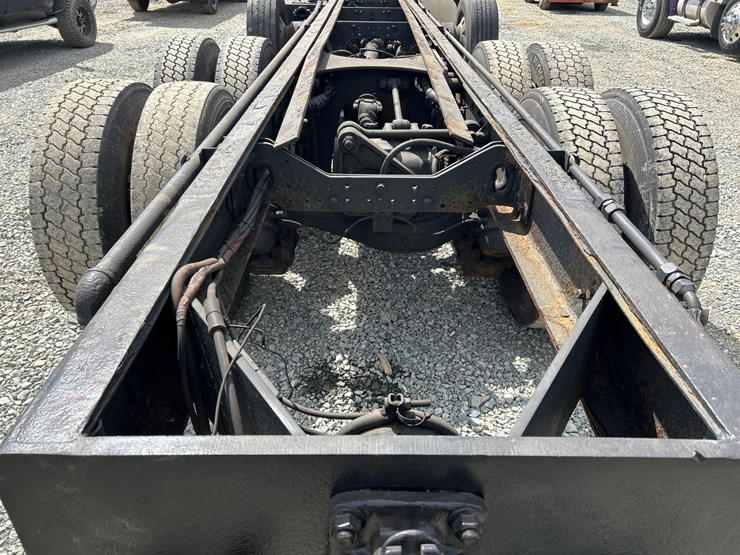 1999-mack-cl713-image-50