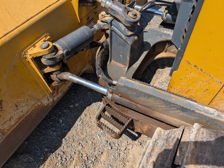 deere-650k-xlt-image-10