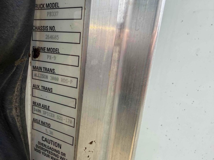 2019-peterbilt-337-image-40