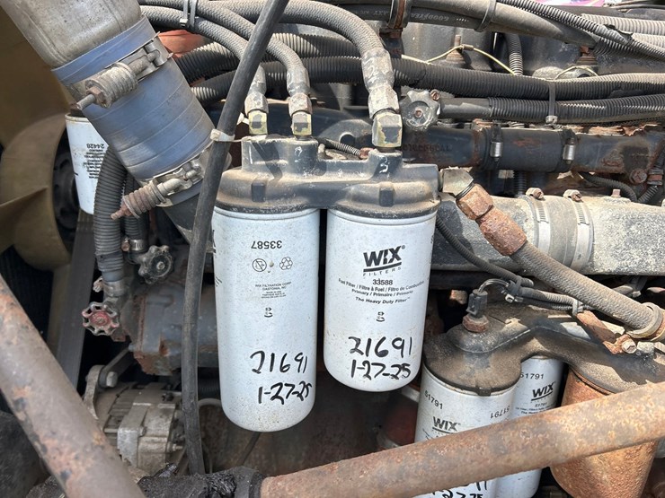 1999-mack-cl713-image-3