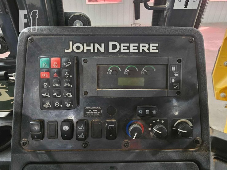 2023-deere-320-p-tier-image-18