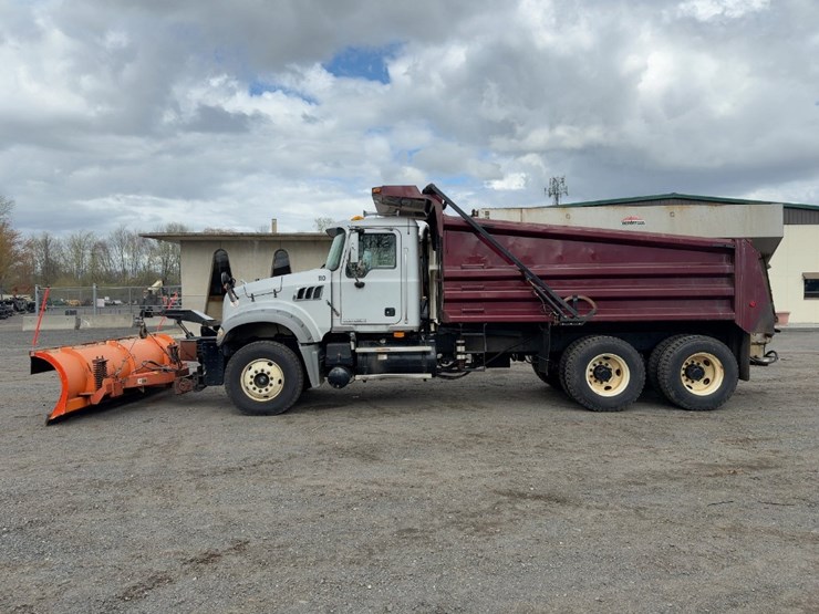 2010-mack-granite-gu713-image-2