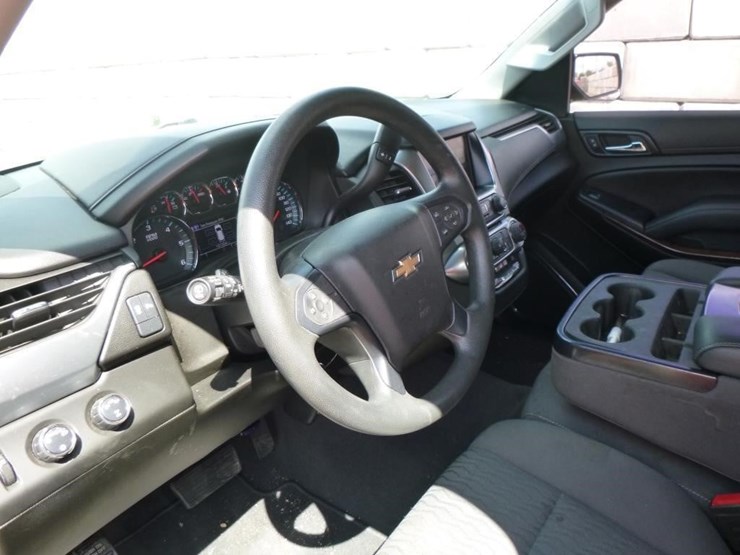 2019-chevrolet-tahoe-image-8