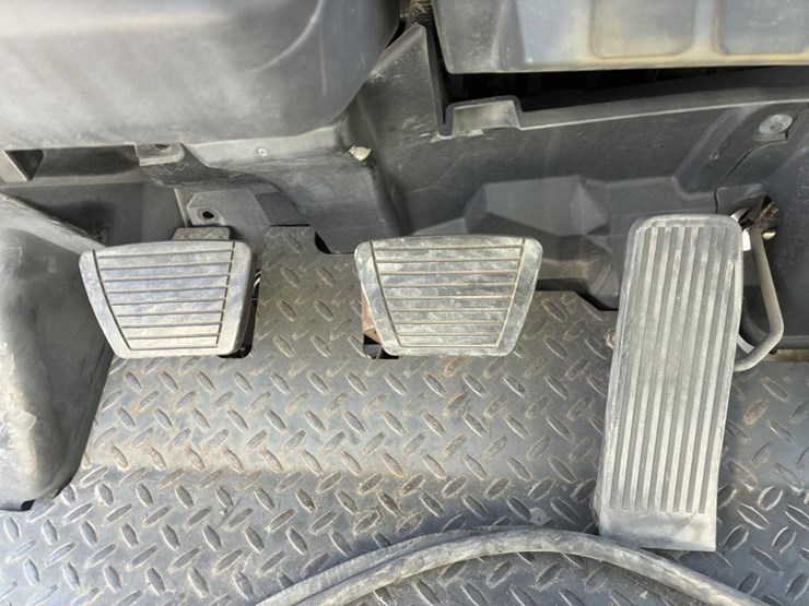 2007-nissan-mplf2025lv-forklift-image-15