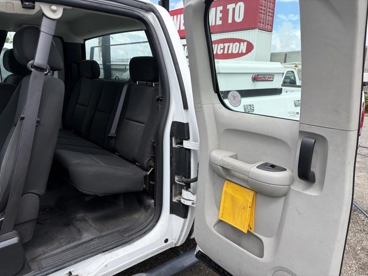 2012-gmc-sierra-2500-image-11