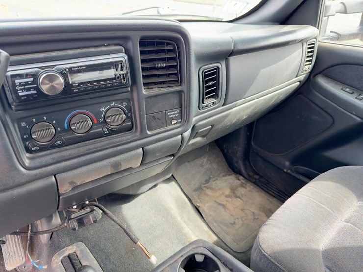 2001-chevrolet-silverado-3500-image-20