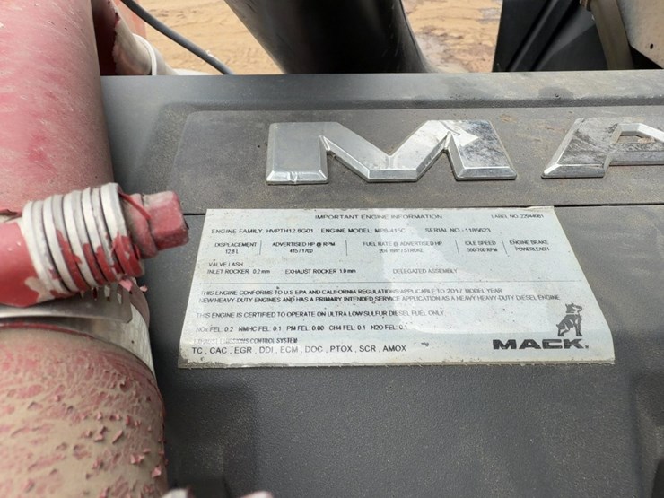 2018-mack-pinnacle-cxu613-image-9