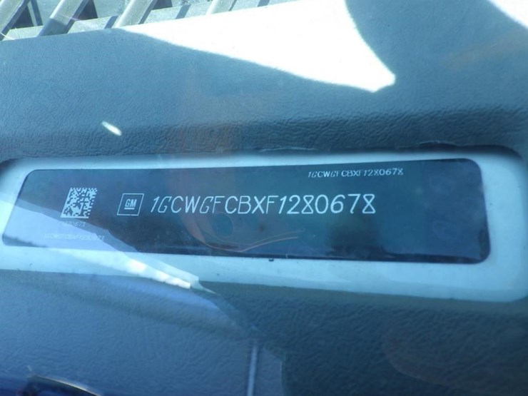 2015-chevrolet-express-2500-image-17