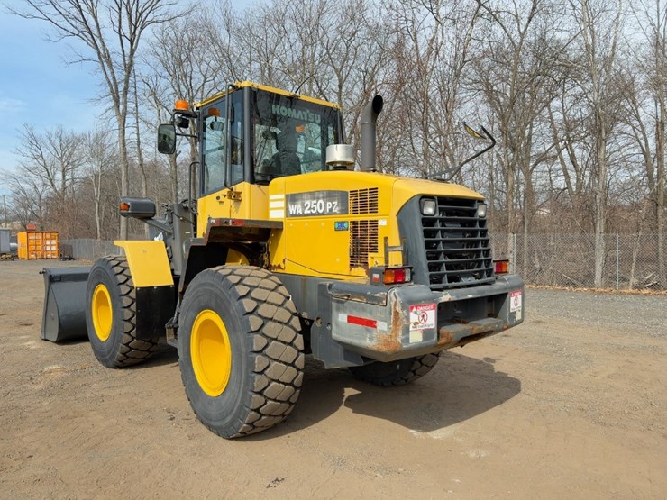 2013-komatsu-wa250pz-6-image-3