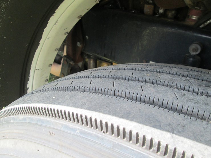 2008-peterbilt-389-image-13