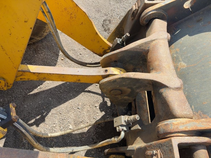 2017-komatsu-wa270-8-image-12