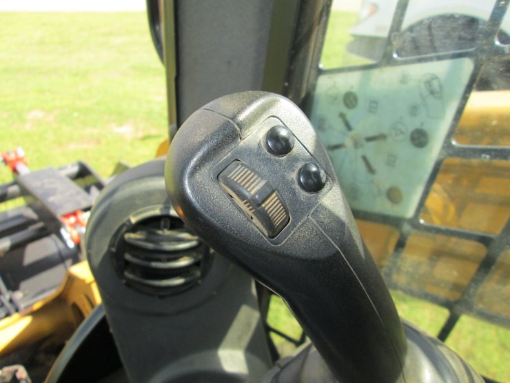 2022-caterpillar-259d3-image-28