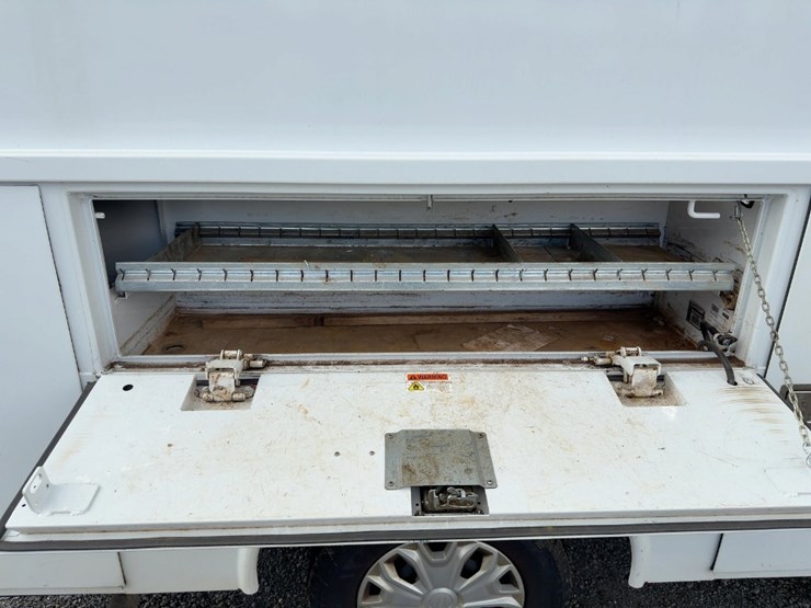 2019-utility-van-image-18