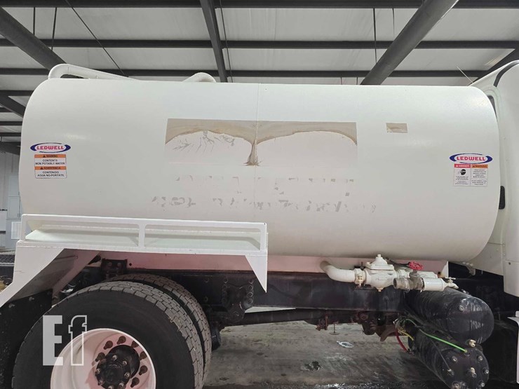 2022-freightliner-business-class-m2-106-image-17